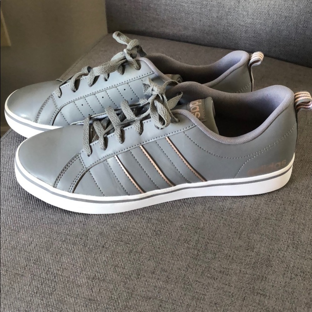 Adidas grey woman’s 9.5 9 1/5 light grey baby pink
